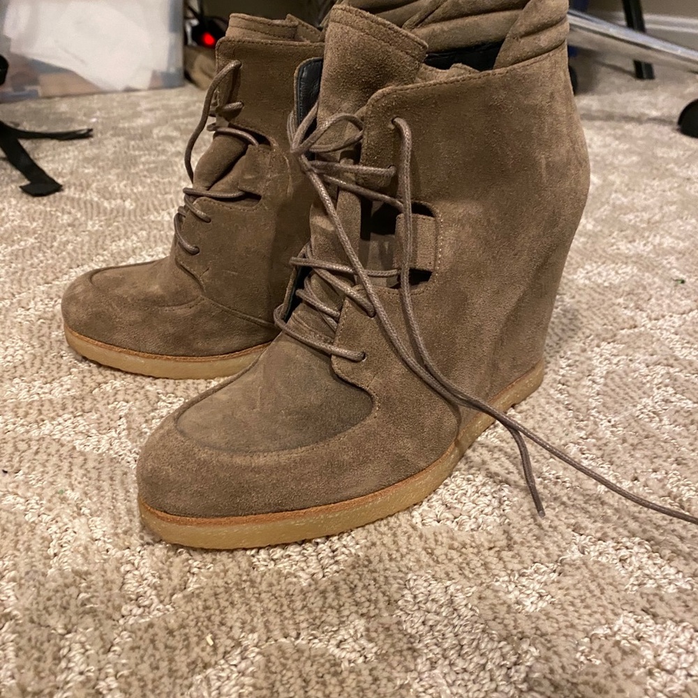 Stuart Weitzman “KIDSTUFF” wedges